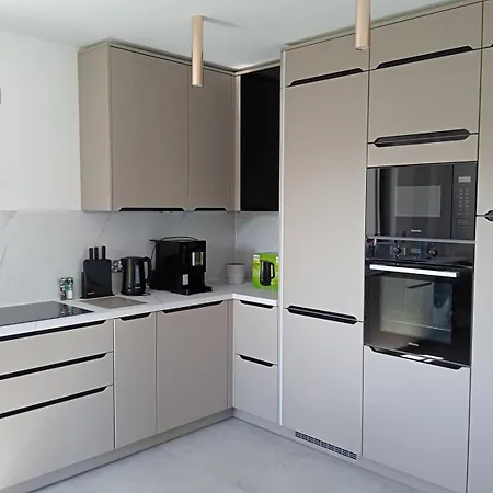 Monika Dziwnowek Z Jacuzzi Apartment *